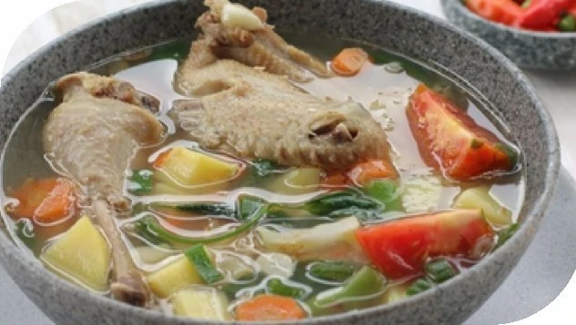 Sop Ayam hangat dengan kuah kaldu rempah khas Dapur Kait